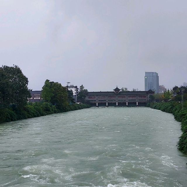 สายน้ำสุดโรแมนติก @ South Bridge (南桥) Dujiangyan