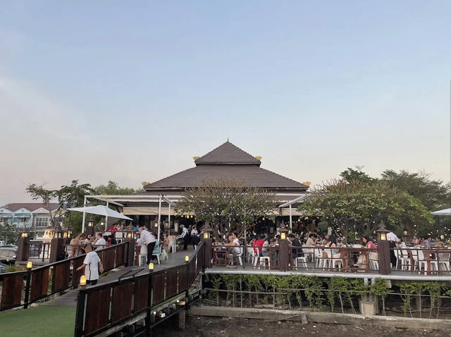 ร้านอาหารระเบียงทะเล ร้านสวยริททะเลบางปู