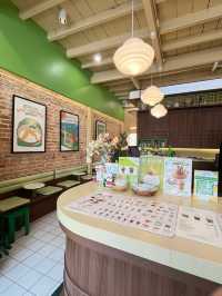 ชีวิตชีวา คาเฟ่ (ภูเก็ต)