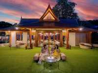 ห้องอาหารบนชั้นดาดฟ้าในโรงแรม 