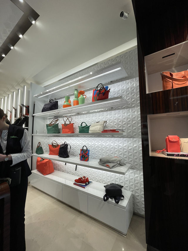 🇫🇷 Longchamp at Champs-Élysées