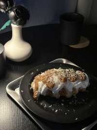 크루아상 크로플이 맛있는 🥐 시크하고 세련된 송리단길 카페투어💫