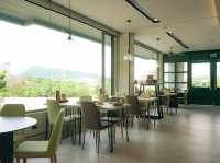 คาเฟ่ศรีราชาที่ซ่อนตัวอยู่ในโรงแรม Jasmine Resort