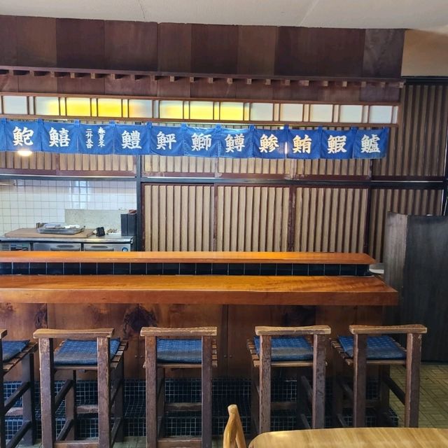 일본 사카이미나토 맛집)이로하스시 - 사카이미나토 100년된 오래된 스시 맛집