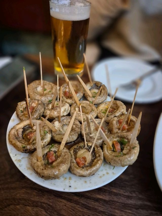 🍷 현지인 추천 맛집, 메손 델 참피뇬에서의 즐거운 시간 🍷