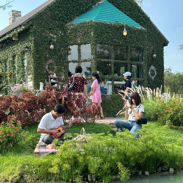คาเฟ่ไม่ลับ ใน นนทบุรี