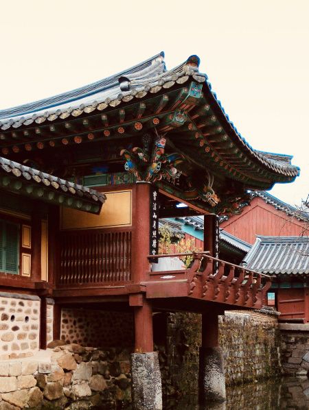 Step Back in Time: Experience the Beauty of Spring at Suncheon Nakan-eupseong! 