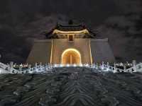 Chiang Kai-Shek Memorial Hall ในยามค่ำคืน