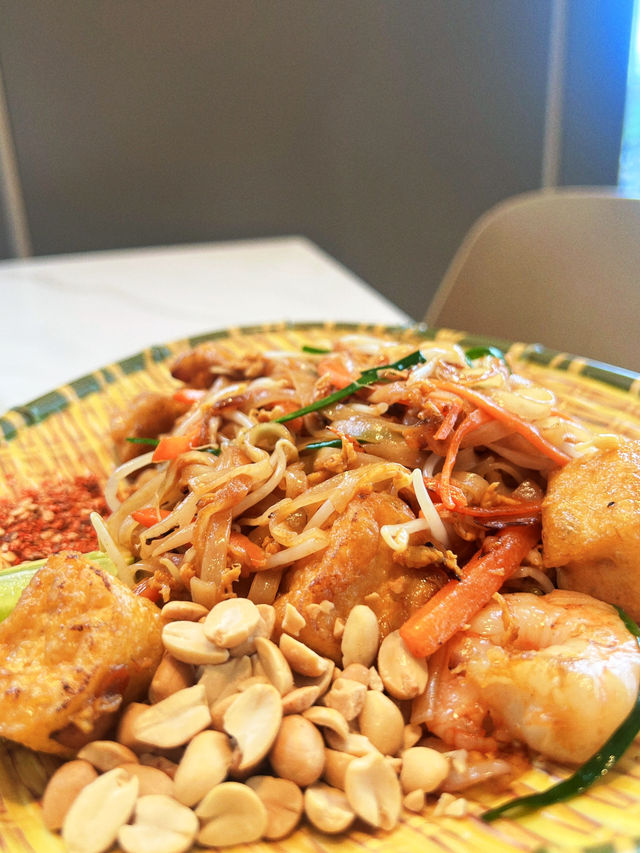 The Garden restaurant of multi-cuisine dishes🤩