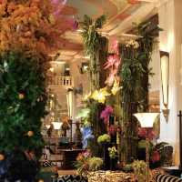 Anantara Siam Bangkok Hotel - 古典高雅風格中加入滿滿綠意營造出「城市綠洲」意象