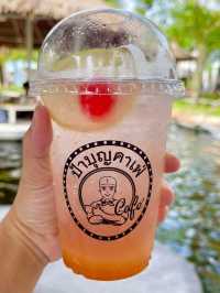 ป้าบุญคาเฟ่ที่มีครบจบในที่เดียว 