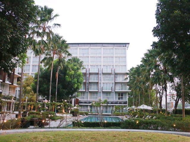 The Idle Hotel and Residence 