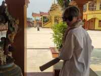 🌊 A Day at Inle Lake – Stillness, Smiles & Stories