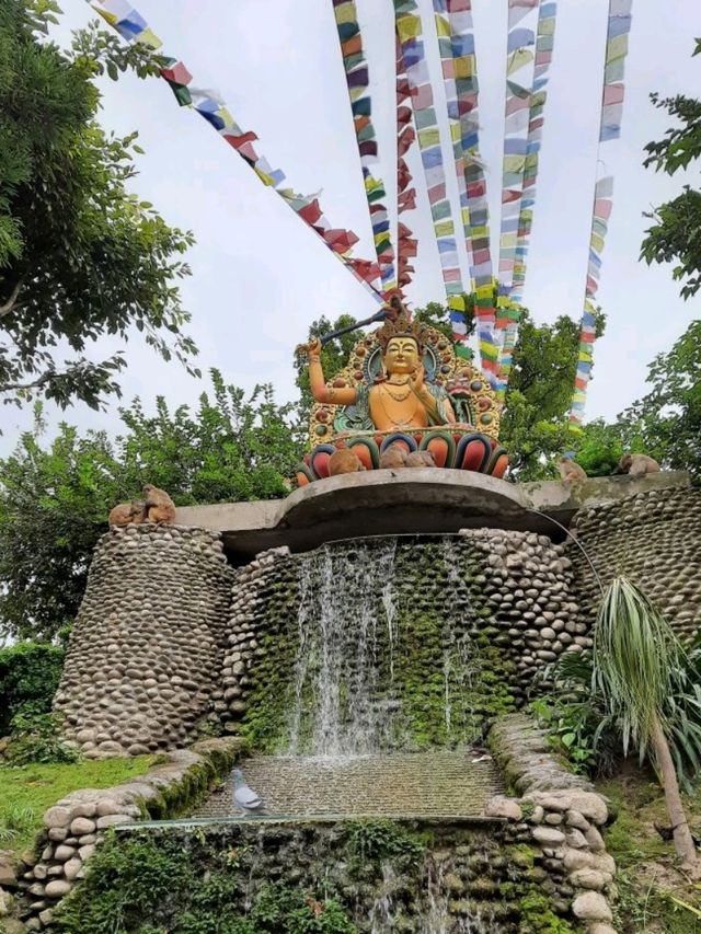 尼泊爾加德滿都著名古跡寺廟景點:猴庙स्वयम्भू महाचैत्य，適合打卡拍照📸祈福