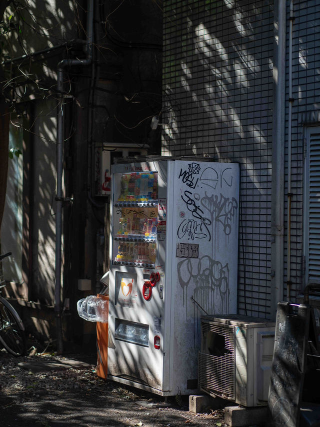 レトロとモダンが交差する街、三軒茶屋スナップ