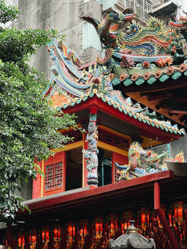 Explore Tianhou Temple taipei