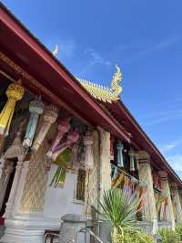 แวะขอพรที่วัดพระธาตุหริภุญชัย วรมหาวิหาร