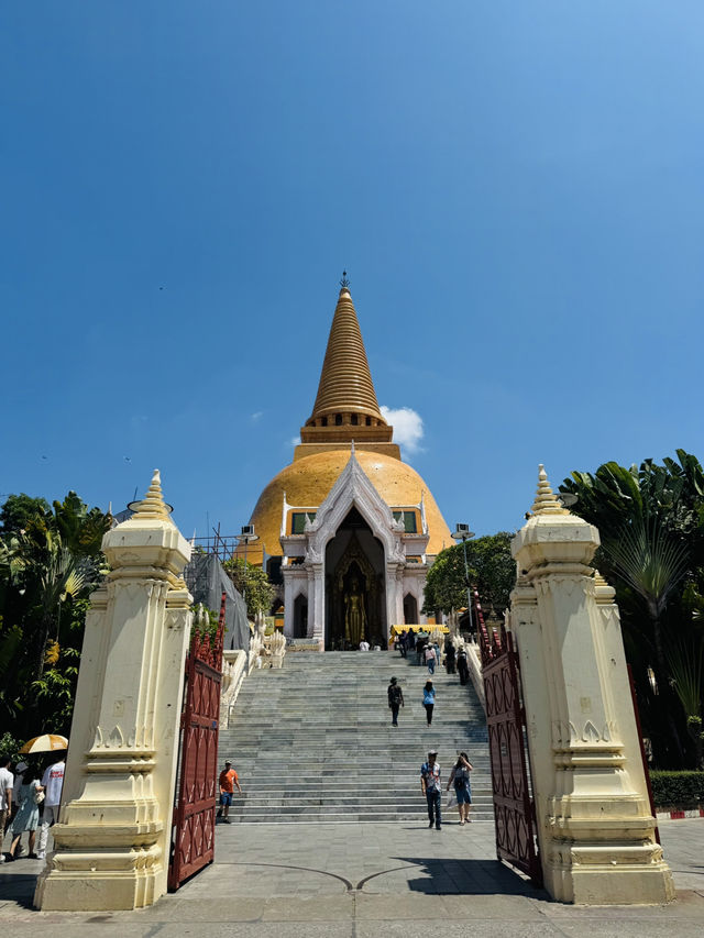 สายบุญต้องมา ไหว้พระ ชมความงาม “วัดพระปฐมเจดีย์” 