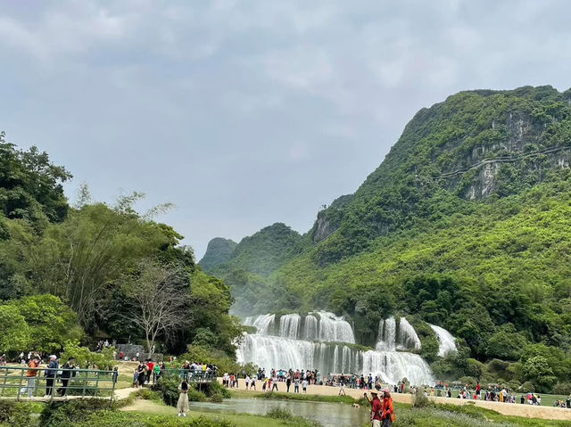 Khuôn Tát
