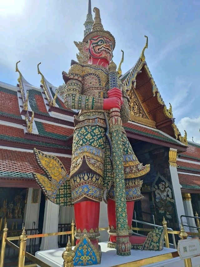 วัดที่สำคัญที่สุด วัดพระศรีรัตนศาสดาราม✨️