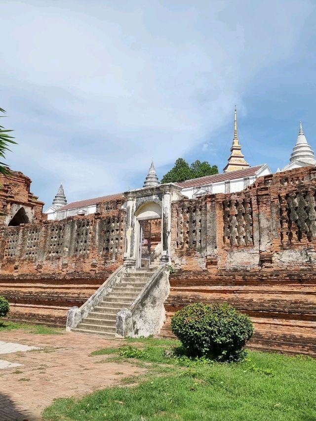 ปราสาทนครหลวง ปราสาทหินทรายสมัยพระเจ้าปราสาททอง