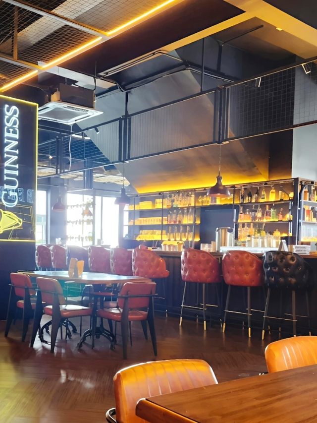 Where Comfort Food Meets Craft Vibes