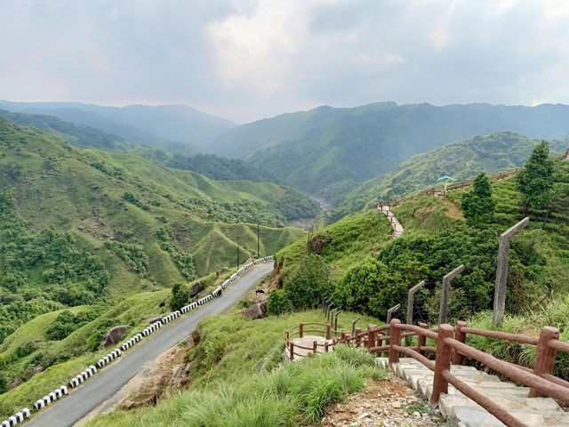 🌿 A Journey Through the Clouds: My Trip to Meghalaya