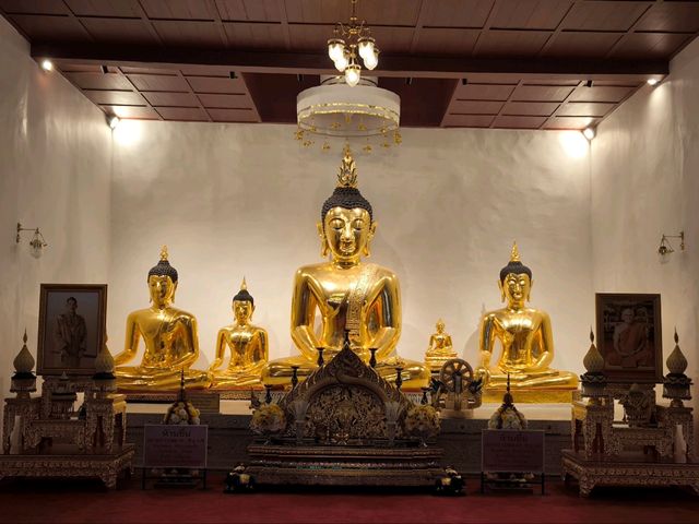 ตักบาตรโชติกา วัดเจดีย์หลวง