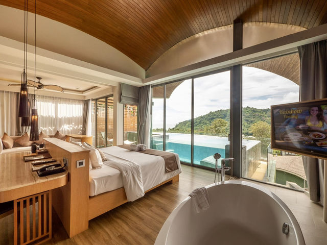 Crest Resort & Pool Villas Phuket