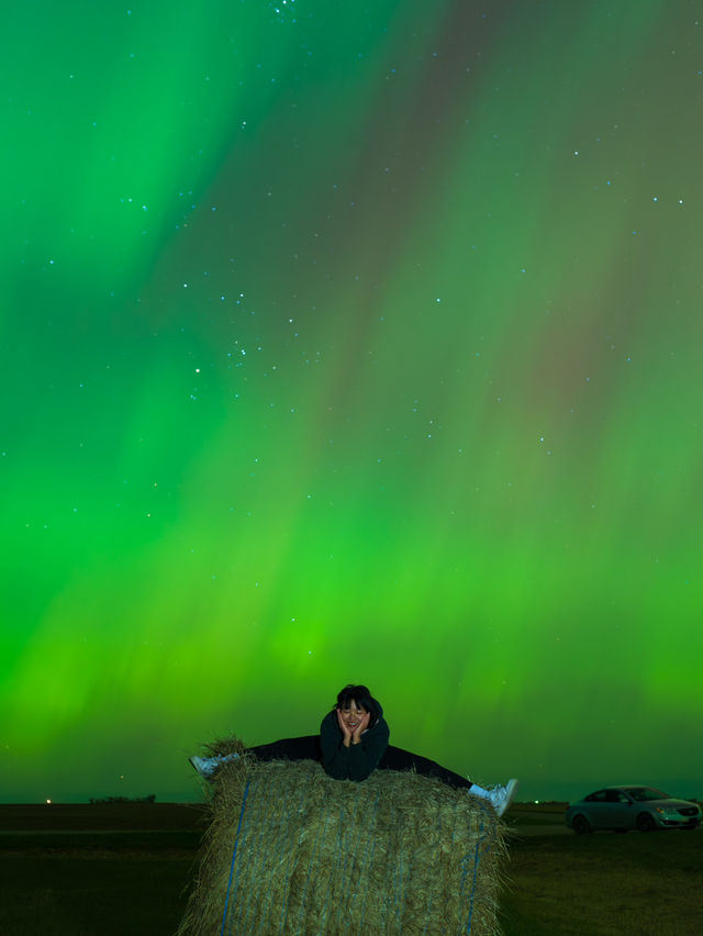 Yoga under the northern light in Saskatchewan Canada🇨🇦💖