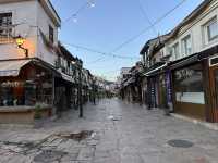 【Skopje｜銅像が立ち並ぶ“テーマパークのような首都”を歩く】  北マケドニアの首都で、日本ともゆかりのある街並み