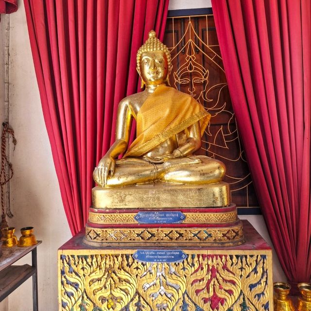 ไหว้พระและสักการะหลวงพ่อนรงค์แห่งวัดมะเกลือ
