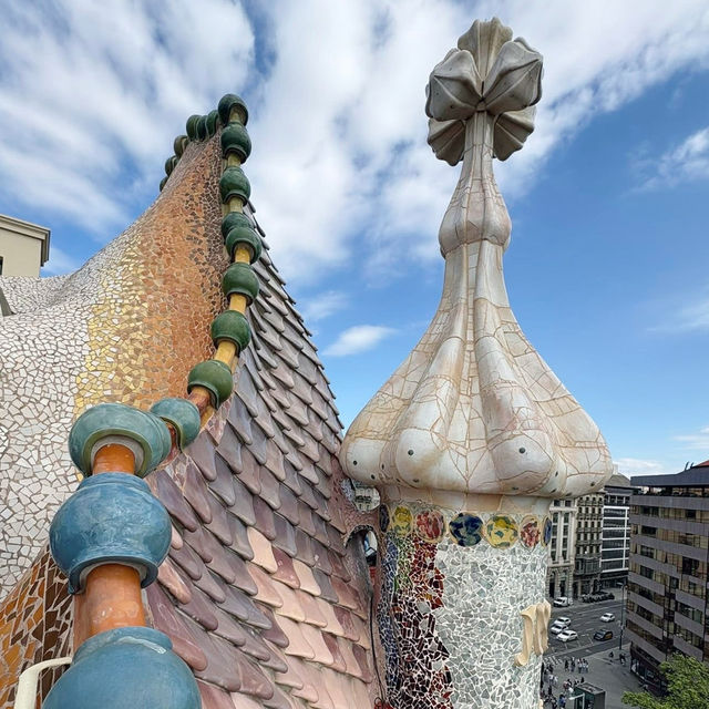 Gaudí’s Dream in Technicolor: A Walk Through Casa Batlló 🇪🇸