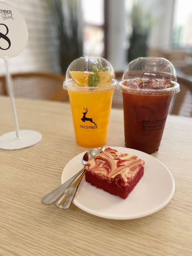  December cafe suratthani 