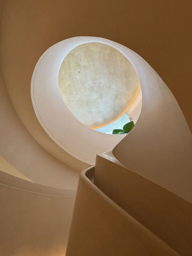 Under the Golden Dome: A Refreshing Stay at The Singapore Edition