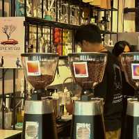 📚☕ หนัง(สือ) 2521 – คาเฟ่ที่ไม่ใช่แค่ร้านกาแฟ 