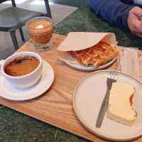 Blue Bottle Coffee Kyoto Kiyamachi Cafe