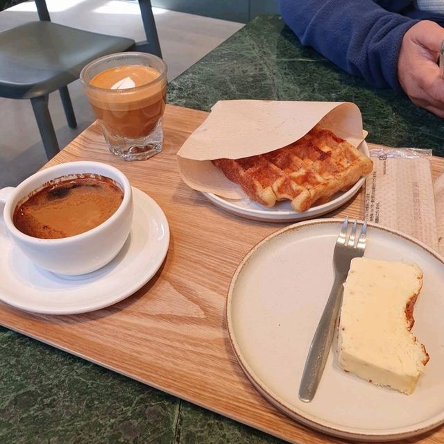 Blue Bottle Coffee Kyoto Kiyamachi Cafe