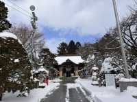 兔兔開運神社登場！函館湯倉神社超萌守護靈現身，療癒系參拜讓你幸福滿載🐰⛩️♨️