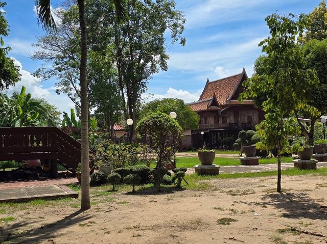 อนุสรณ์สถาน ปรีดี พนมยงค์ 