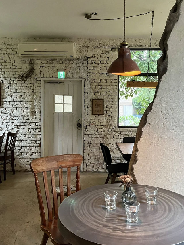 復古老宅咖啡廳 💕 韓國OPPA經營的 ! 2J Cafe 大安站 
