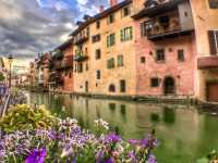 🌿 Annecy | 阿尔卑斯的威尼斯，掉进水彩画的童话