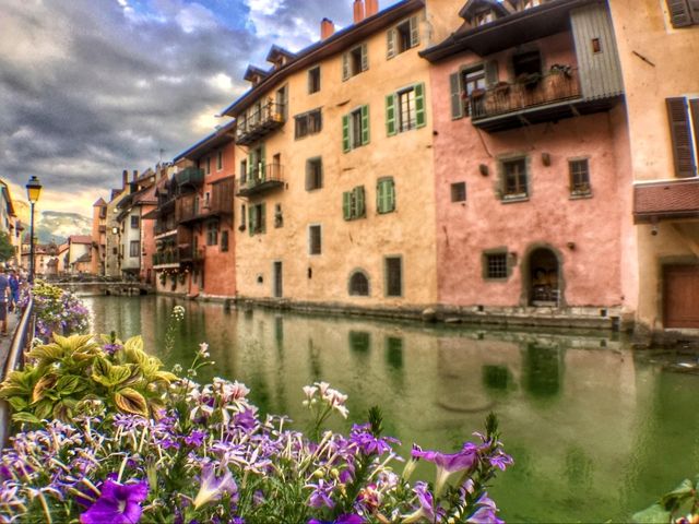 🌿 Annecy | 阿尔卑斯的威尼斯，掉进水彩画的童话