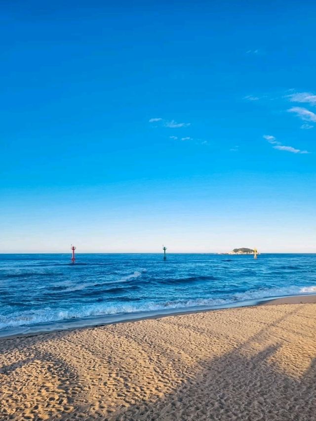 Sandy Vibes & Sea Breezes