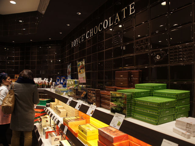 🍫 Chocolate Paradise at the Airport – Royce’ Chocolate World, Hokkaido