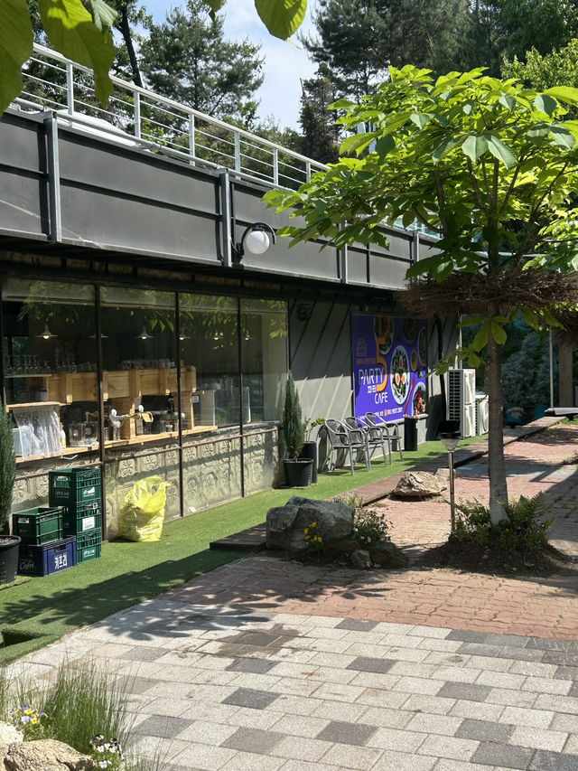 🌅 저수지 위 감성 휴식처, 카페 파티5