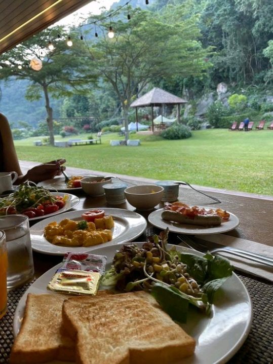 Hansar khaoyai
