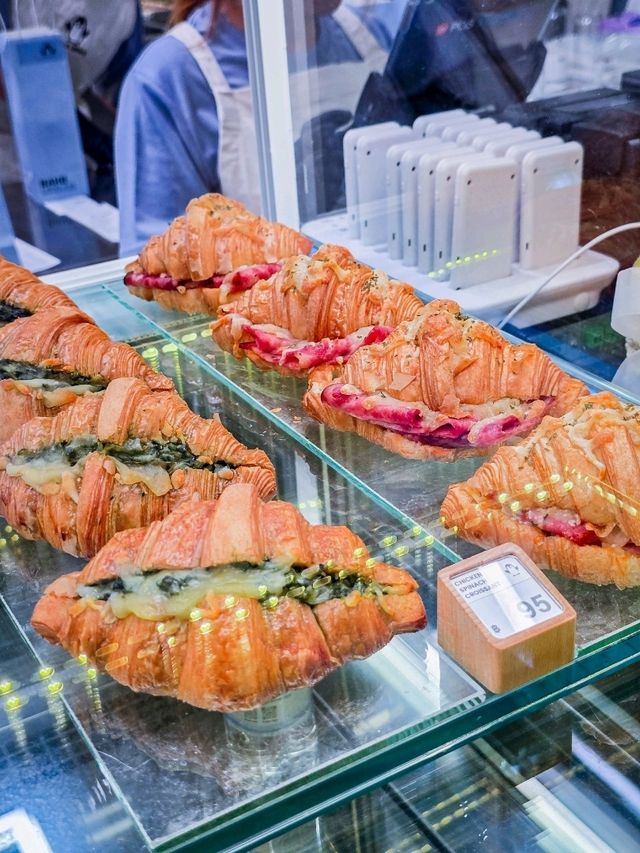 🐧 Bake Urban ที่หลาย ๆ คนเรียกกันว่า “ปังกวิ้น"