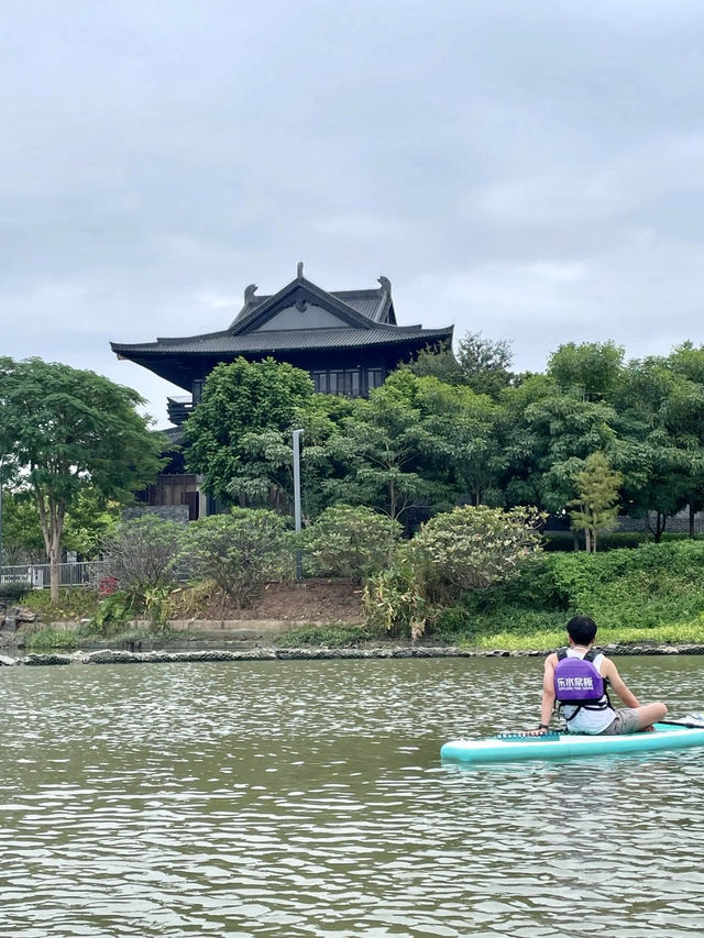 Urban Zen on Water: Paddleboarding at Haizhu Lake Park 🌆🧘‍♀️