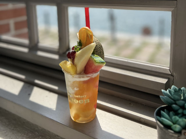 Fruit Factory Mooon de Retro คาเฟ่ผลไม้น่ารัก